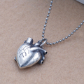 血管再現の心臓型のペンダント　銀製ペンダント