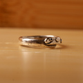 チンアナゴリング正面の顔　銀製の指輪　指輪の内側に刻印を無料で刻印が入れられます