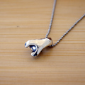 逆立ちオバケペンダント　銀製オバケモチーフのペンダント
