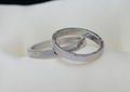 Pt900たたき模様のご結婚指輪