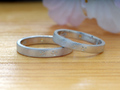 誕生石入りシルバー製ご結婚指輪