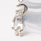 猿人ペンダント　猿モチーフの銀製ペンダント