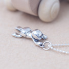 赤ちゃんペンダント　赤ちゃんモチーフのユーモア銀製ペンダント