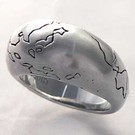 世界リングラウンド　ユーモアモチーフの銀製リング