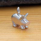 シンプルなぶたペンダント　豚モチーフの銀製ペンダント