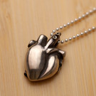 心臓ペンダント小　心臓モチーフの銀製アクセサリー