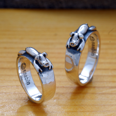 ぶたリング　ぶたモチーフの銀製指輪